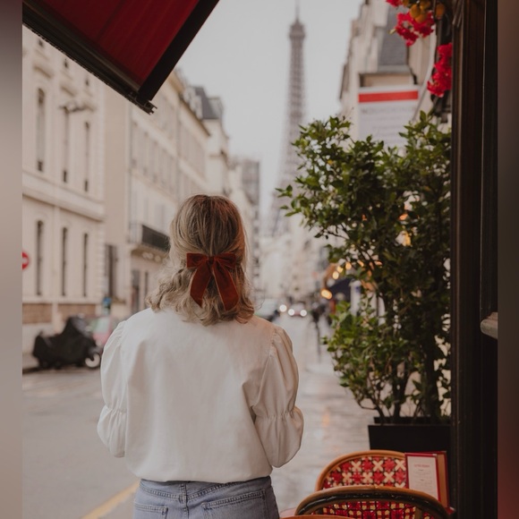 Meet your Posher, Iara - Picture 1 of 2